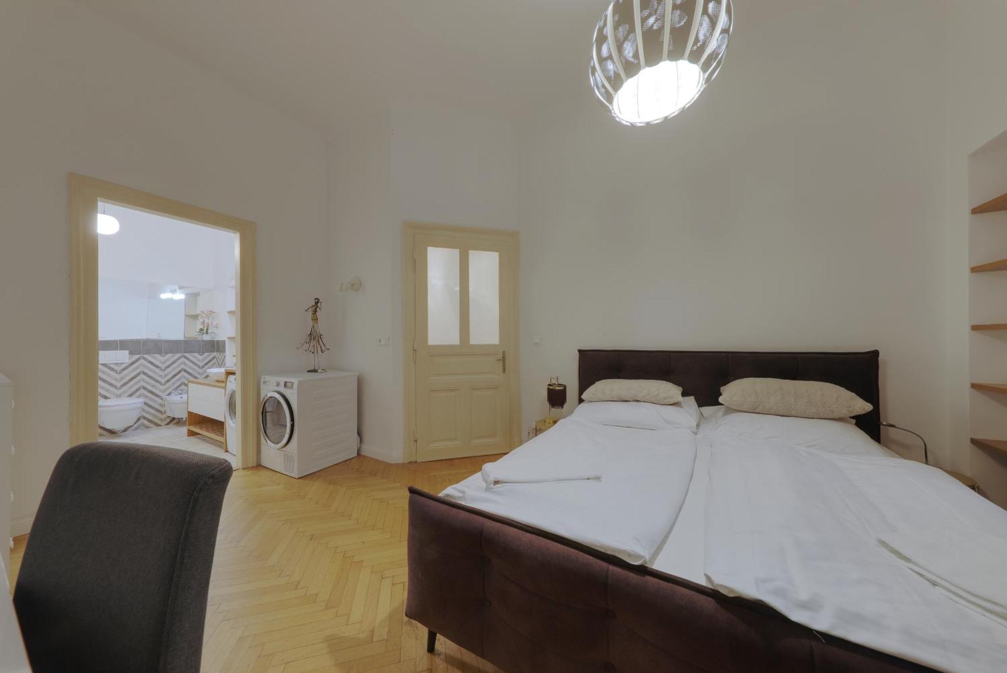 Beautiful Condo At The Old Town Bratislava Exterior foto